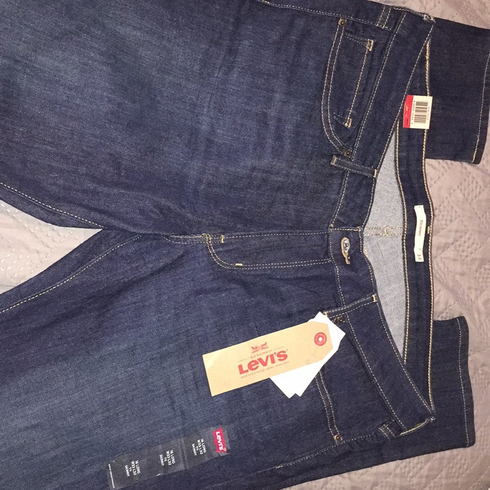 711 Levi Skinny Jeans